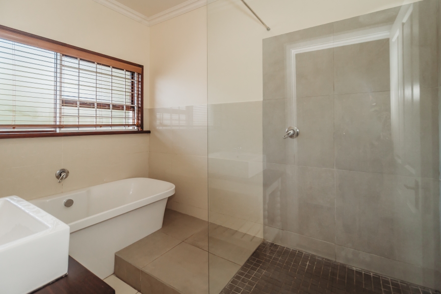 4 Bedroom Property for Sale in Heatherlands Western Cape